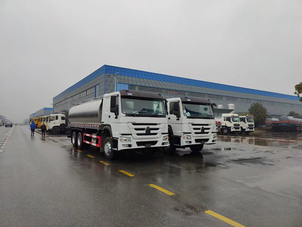 Sinotruck howo 16000Liter Capacity Road Food Grade Milk Tanker Transport Truck