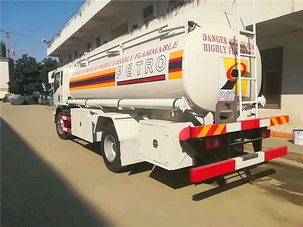 SINOTRUK HOWO 10000L Oil Tank Truck Fuel Dispenser Trucks for Sale