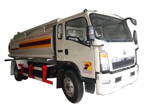 SINOTRUK HOWO 10000L Oil Tank Truck Fuel Dispenser Trucks for Sale