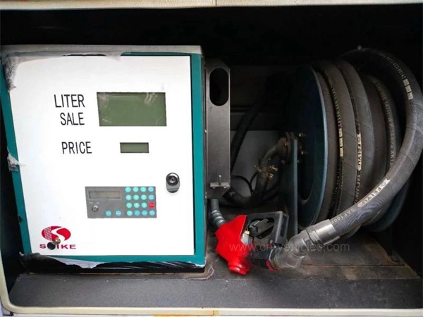 25cbm 25000 Liters Sinotruk HOWO Fuel Tank Truck Oil Truck Oil Tank Truck