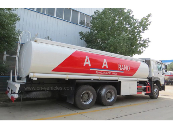 25cbm 25000 Liters Sinotruk HOWO Fuel Tank Truck Oil Truck Oil Tank Truck