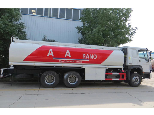 25cbm 25000 Liters Sinotruk HOWO Fuel Tank Truck Oil Truck Oil Tank Truck