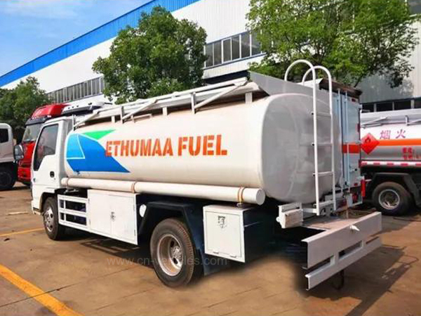 Brand New Isuzu 120HP 5cbm Fuel Dispenser Truck 5t Diesel Refueller Tanker Haiti for Sale