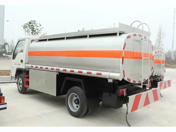Forland 5cbm 6 wheels Rhd Fuel Oil Dispenser and Delivery Tank Truck Petrol Diesel Refueling Truck