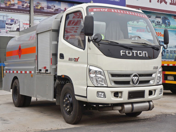 Foton 8 Cubic Meter Fuel Tanker Refueling Truck For Sales