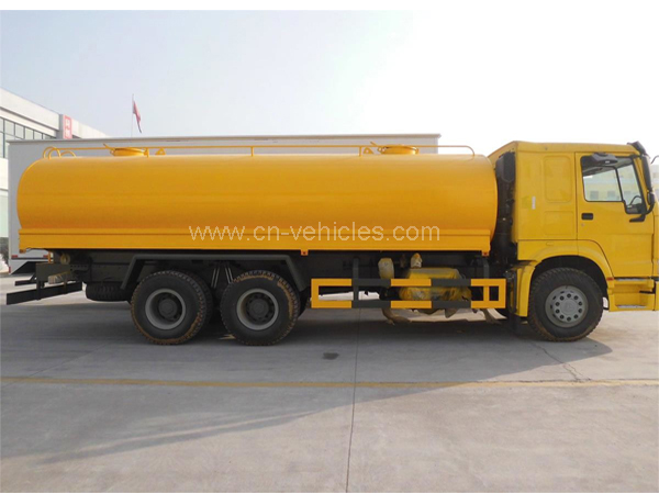 Sinotruk HOWO 6x4 3 Axle 25CBM Oil Delivery Truck for Long Distance Transport