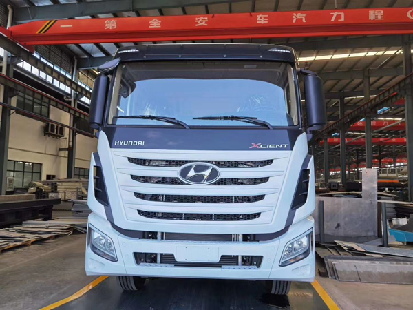 Hyundai 4,500liters to 22,000liters Capacity Oil Fuel Tanker Truck with flow meter and hose reel
