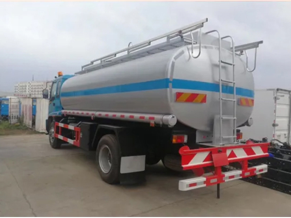 Isuzu 15000L Oil Tank Truck with Fuel Dispenser System Petrol Diesel Delivery and Refueling Truck