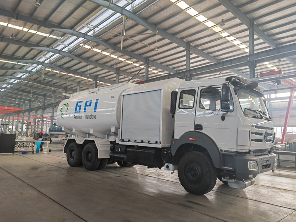North Benz Beiben 6 wheelers aircraft refueling trucks 5000Liters Aviation kerosene with fuel dispenser truck
