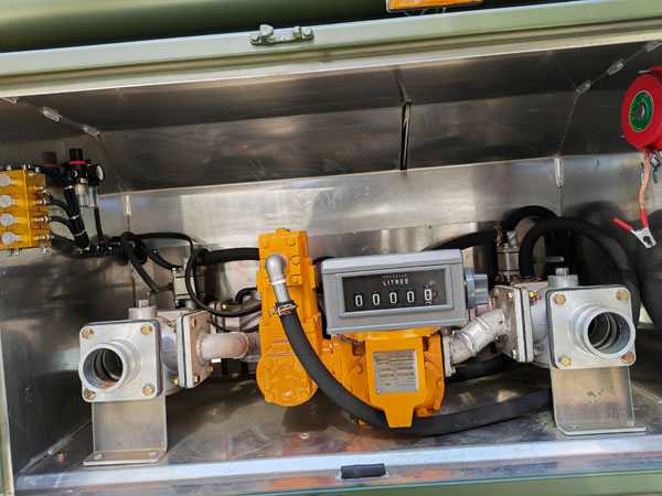 Shacman L3000 10000 Liters Refuel Fuel Tanker Truck With Dispenser 