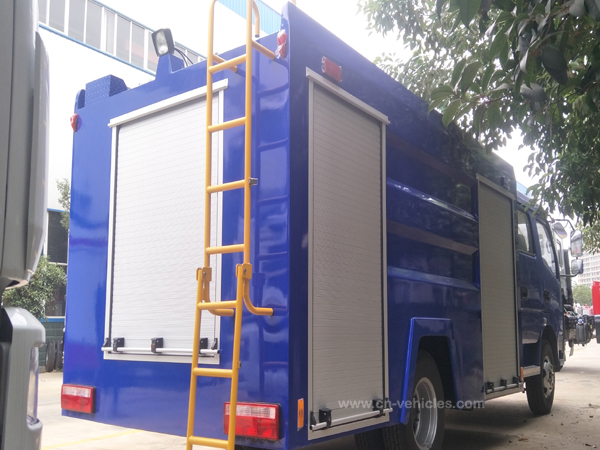 Dongfeng DFAC Double Cab LHD or RHD Cummins Engine 190HP 3400 Liters Water and 600 Liters Foam Tanker Fire Engine For Sales