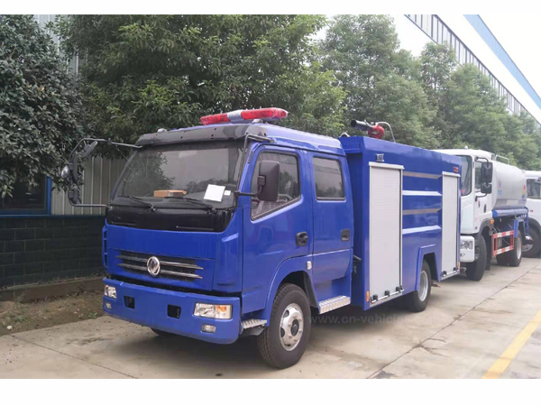 Dongfeng DFAC Double Cab LHD or RHD Cummins Engine 190HP 3400 Liters Water and 600 Liters Foam Tanker Fire Engine For Sales