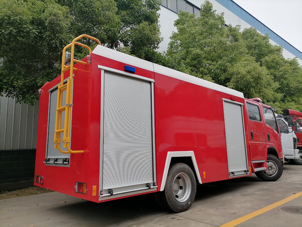 ISUZU 700p Light 4000 Liters Water Tank Fire Fighting Special Truck 
