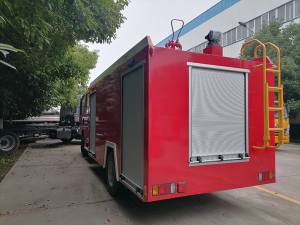 ISUZU 700p Light 4000 Liters Water Tank Fire Fighting Special Truck 