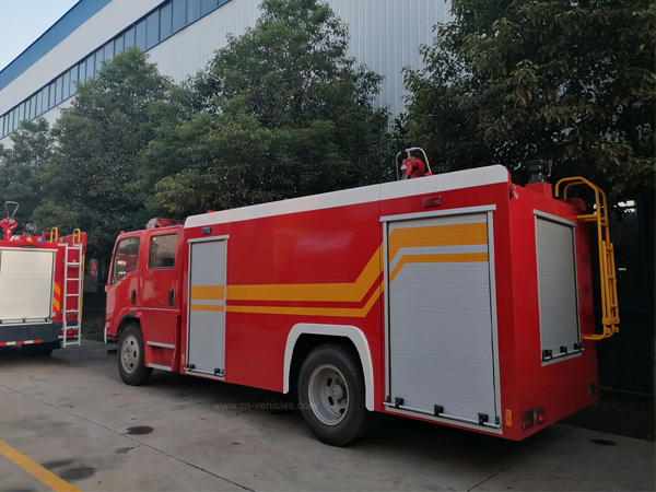 Isuzu 700p Double cab 6000 Liters Water Tanker Fire Fighting Truck 