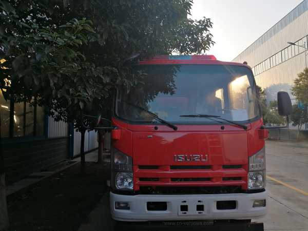 Isuzu 700p Double cab 6000 Liters Water Tanker Fire Fighting Truck 