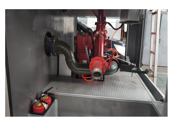 Isuzu FTR 8000cbm Foam Fire Fighting Truck for Sale