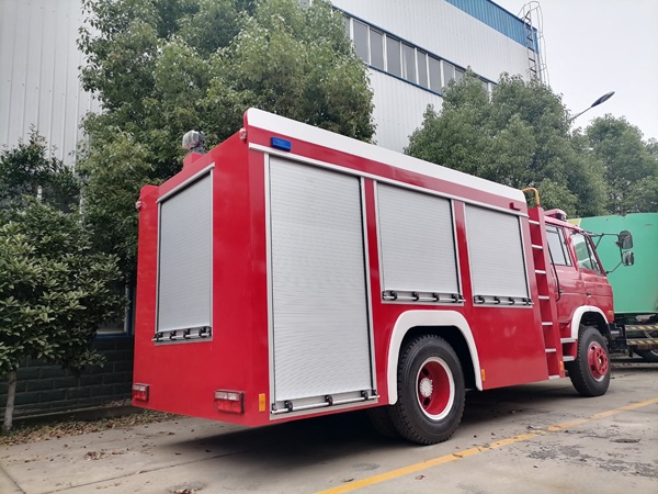 Dongfeng DFAC Cummins Engine 5cbm Foam Tank Fire Fighting Special Equipment Truck