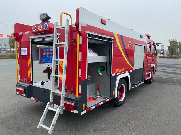 Dongfeng DFAC Double Cab 5000 Liters 5 cbm Fire Fighting Truck For Sales