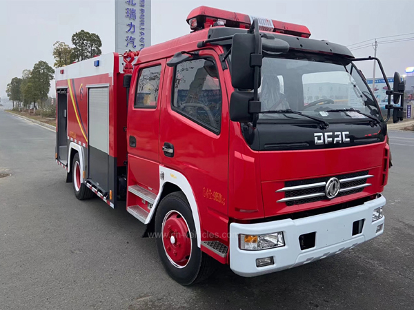 Dongfeng DFAC Double Cab 5000 Liters 5 cbm Fire Fighting Truck For Sales
