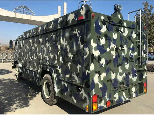 8 Tons Dongfeng Dry Powder RHD Fire Fighting Truck For Army Use