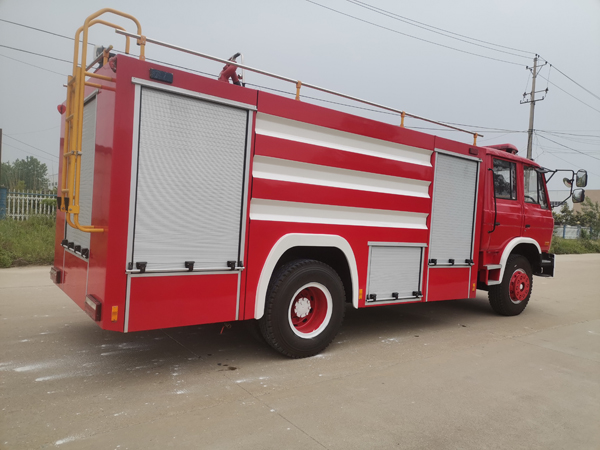 Dongfeng dfac LHD 8000Liter Water Tanker Fire Fighting Equipment