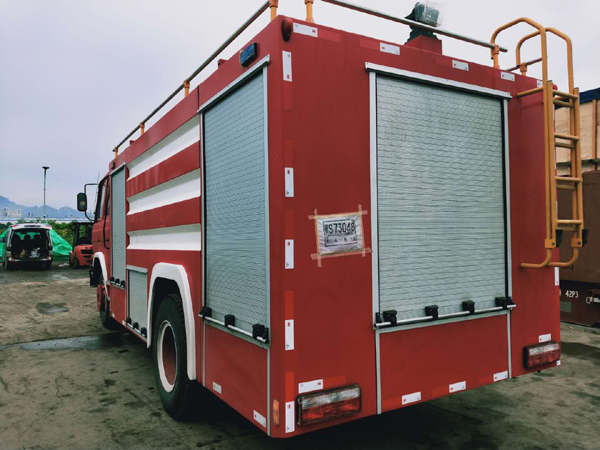 Dongfeng 6 wheels Cummins Engine 8cbm 8000liters Water Tanker Fire Fighting Truck