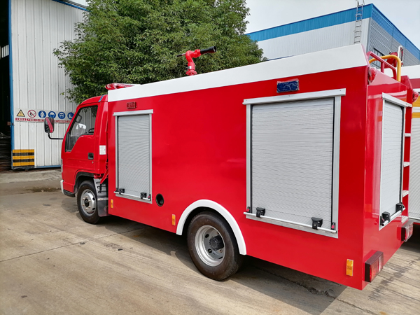 Forland 2000liters Water Tanker Fire Fighting Rescue Engine Truck With Fuel Efficient Technology