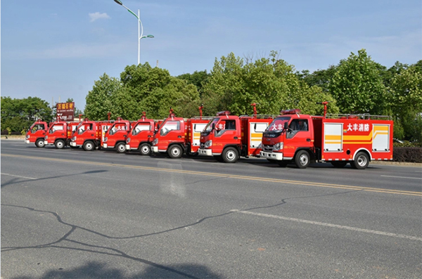 Forland 6 Wheels Diesel Engine Mini Fire Fighting Truck 