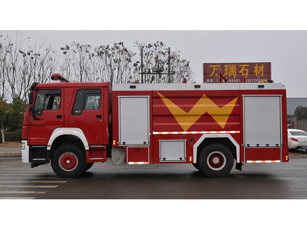 10000L Sinotruk HOWO Heavy Duty Water Foam Tank Fire Rescue Fighting Truck Fire Engine