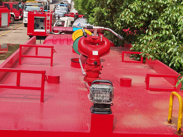  Sinotruck howo 10000liter Foam Tanker Firefighting Truck 