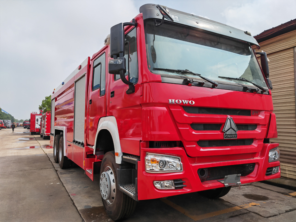  Sinotruck howo 10000liter Foam Tanker Firefighting Truck 