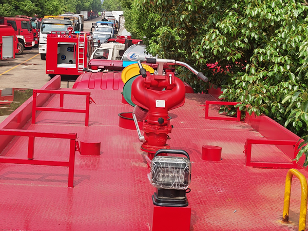 ISUZU FVR 10 Tires 11000liter Water And Foam Fire Fighting Truck