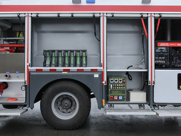 Sinotruck HOWO 266HP 5000Liter Engine Compressed Air Water Foam AB Fire Fighting Truck 