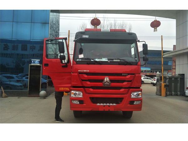 HOWO Cnhtc 30000L Water Foam Fire Fighting Truck