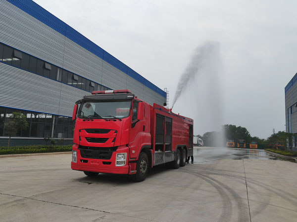 ISUZU GIGA Japan 12Ton Foam Fire Fighting Truck Specification Picture