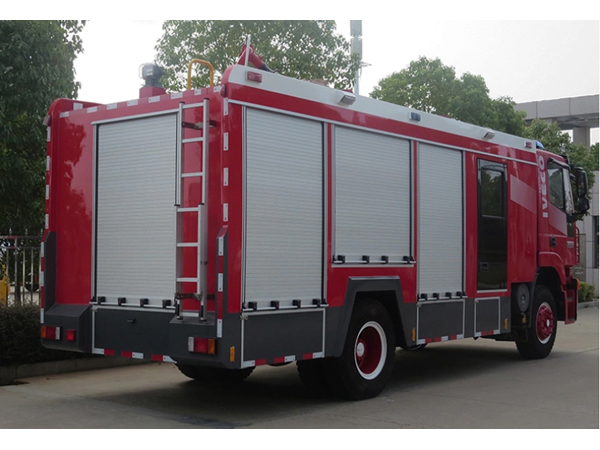 Iveco 8000L Water Foam Fire Fighting Rescue Truck with Crew Cab