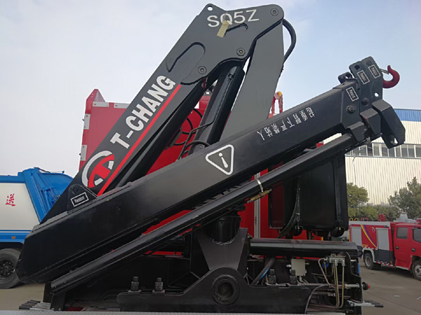 Sinotruck howo 336 or 371 5Ton Crane 5ton Winch Fire Rescue Truck 