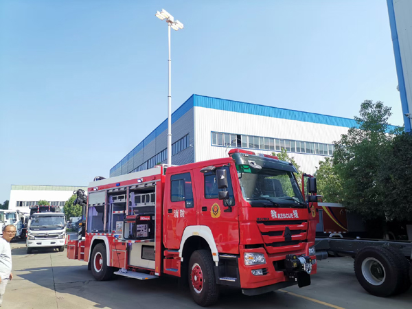 Sinotruck howo 336 or 371 5Ton Crane 5ton Winch Fire Rescue Truck 