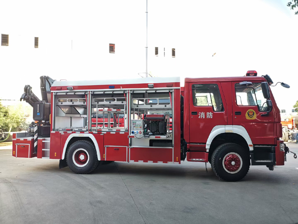 Sinotruck howo 336 or 371 5Ton Crane 5ton Winch Fire Rescue Truck 