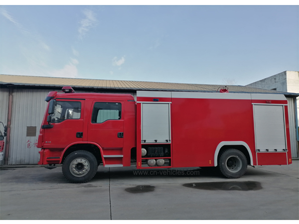 Shac SHACMAN L3000 8000L Water and 2000L Foam Tanker Fire Fighting Truck With English Operation Manuals