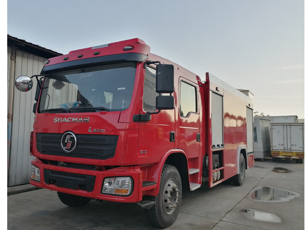 Shac SHACMAN L3000 8000L Water and 2000L Foam Tanker Fire Fighting Truck With English Operation Manuals