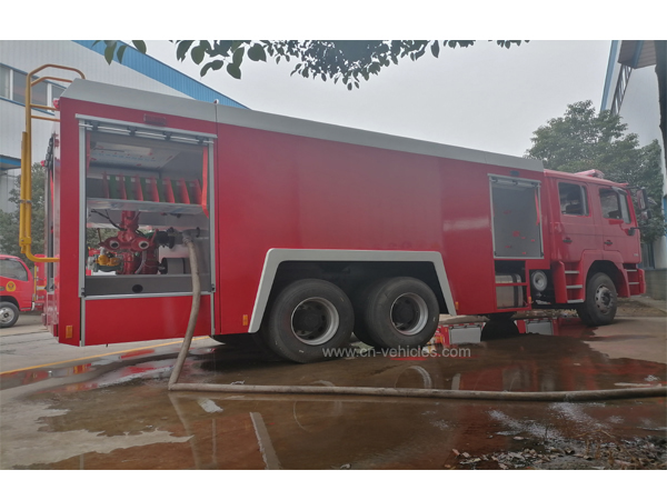 Shac Shacman F3000 12000L Water and 4000L Foam Tanker Fire Fighting Truck with English Operation Manuals