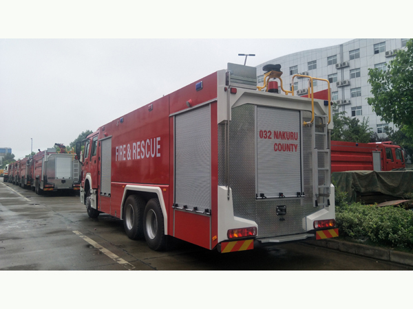 Sinotruck howo Heavy Duty 12000liters Water Tanker 4000liter Foam Tanker Fire Fighting Engine Truck