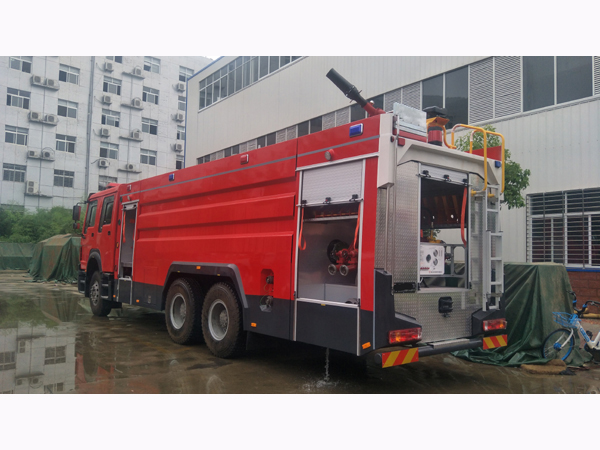 Sinotruck howo Heavy Duty 12000liters Water Tanker 4000liter Foam Tanker Fire Fighting Engine