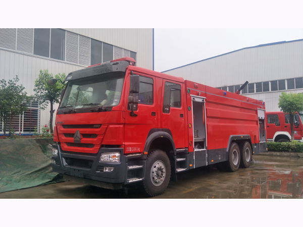 Sinotruck howo Heavy Duty 12000liters Water Tanker 4000liter Foam Tanker Fire Fighting Engine