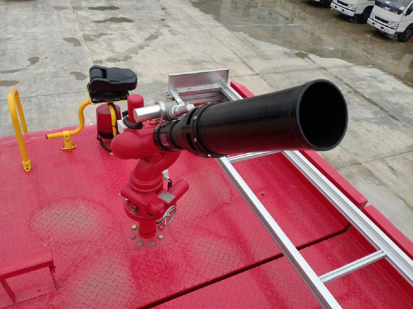 Sinotruck howo 336hp 10000Liters Water Tanker and 2000liter Foam Tanker Fire Fighting Engine
