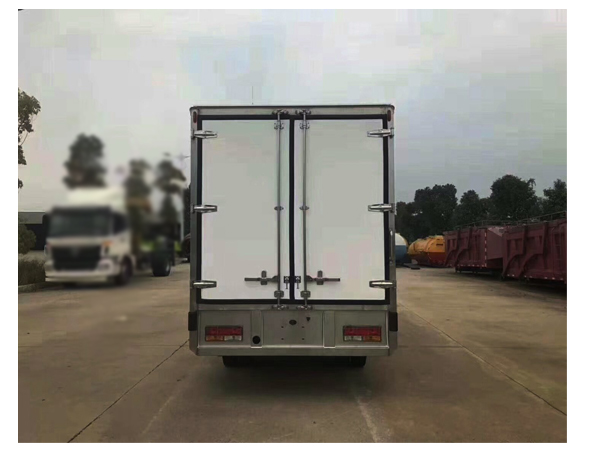 Dayun 130HP Electric Engine Refrigerated Truck With 16 Cubic Meters of Box