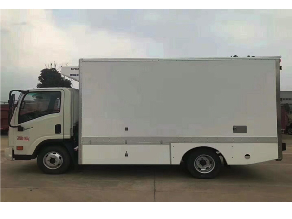 Dayun 130HP Electric Engine Refrigerated Truck With 16 Cubic Meters of Box