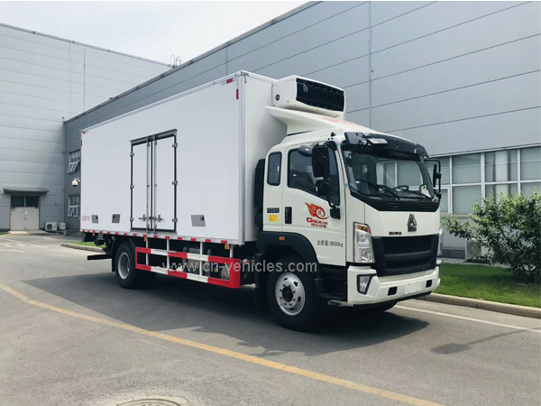 Sinotruck Howo  Man Engine 10-15 Ton -5 Degree to -15 Degree Refrigerator / Freezer Vehicles For Sales